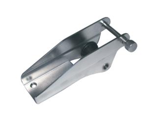 Bow roller with pin